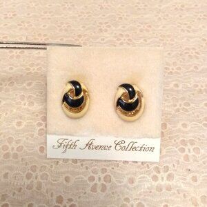 Vintage Cream Blue Enamel Gold Tone Art Deco Oval Earrings Non-Pierced Clip